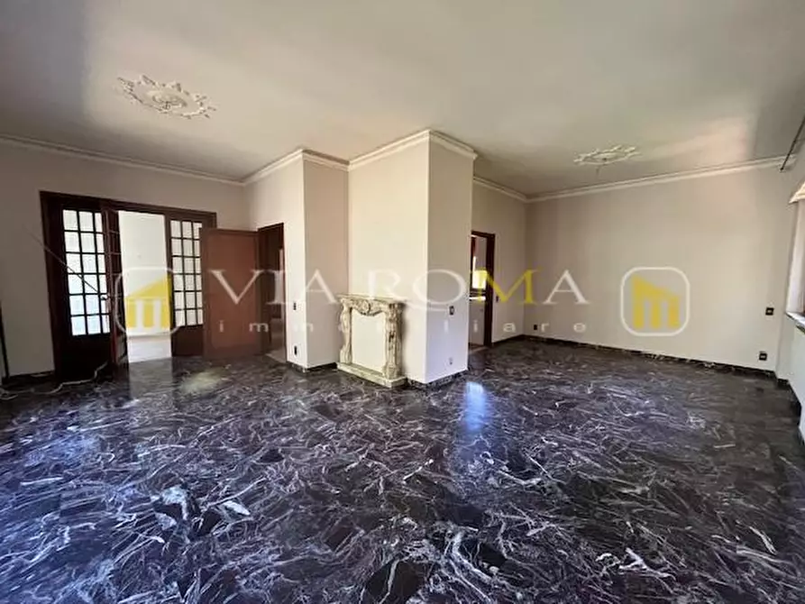 Immagine 10 di Villa in vendita  a Capannori