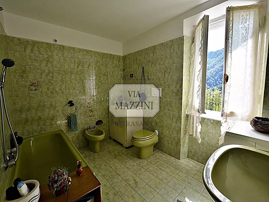Immagine 15 di Casa semindipendente in vendita  a Stazzema