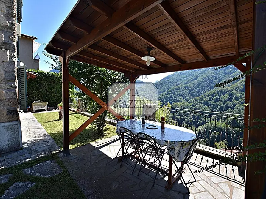 Immagine 10 di Casa semindipendente in vendita  a Stazzema