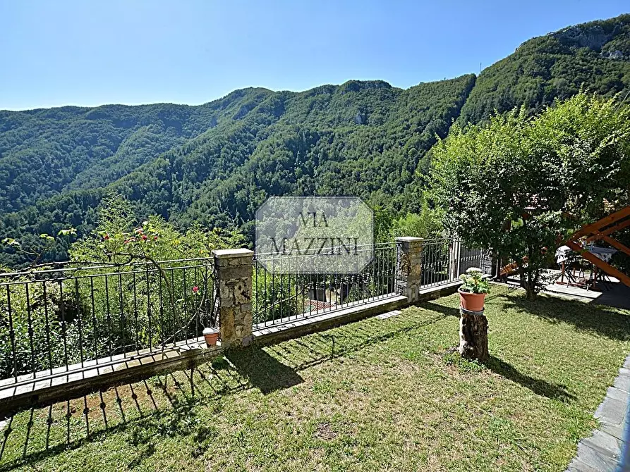 Immagine 7 di Casa semindipendente in vendita  a Stazzema