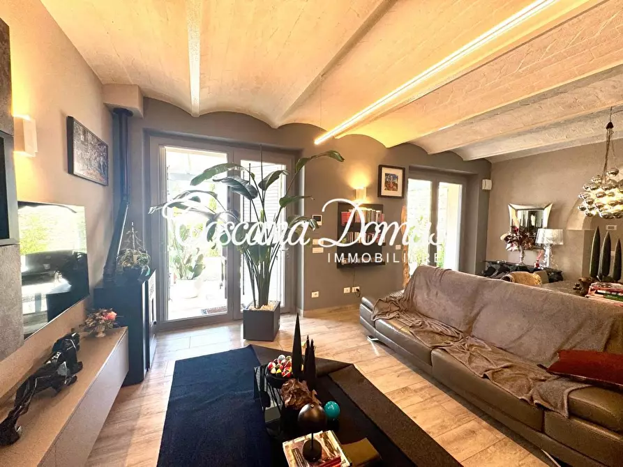 Immagine 27 di Porzione di casa in vendita  a Siena