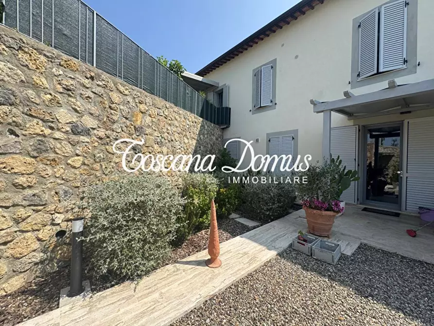 Immagine 17 di Porzione di casa in vendita  a Siena