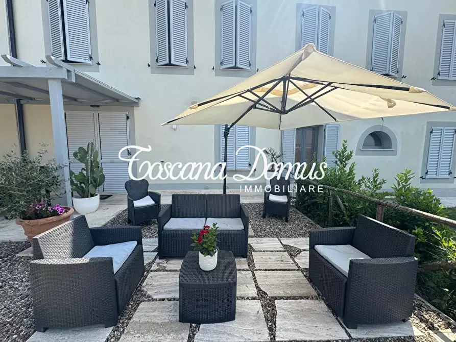 Immagine 15 di Porzione di casa in vendita  a Siena