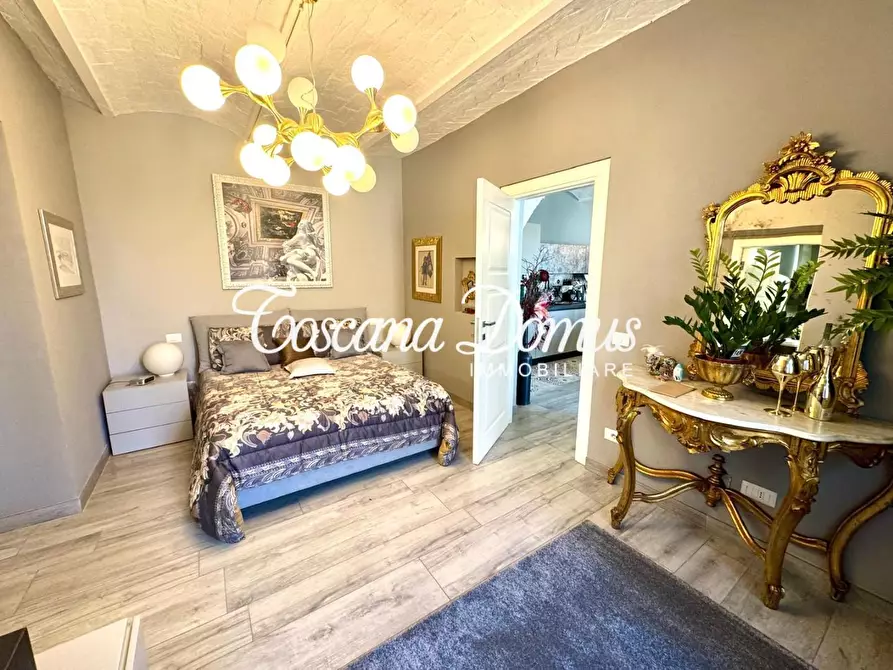 Immagine 38 di Porzione di casa in vendita  a Siena