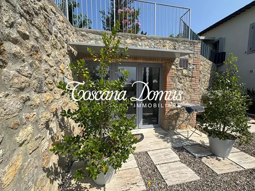 Immagine 9 di Porzione di casa in vendita  a Siena