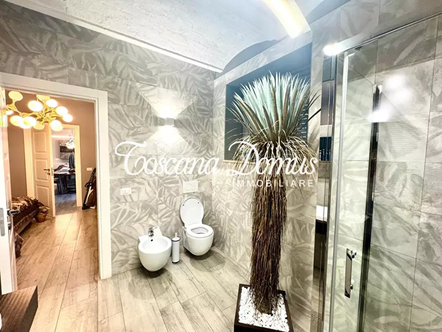 Immagine 36 di Porzione di casa in vendita  a Siena