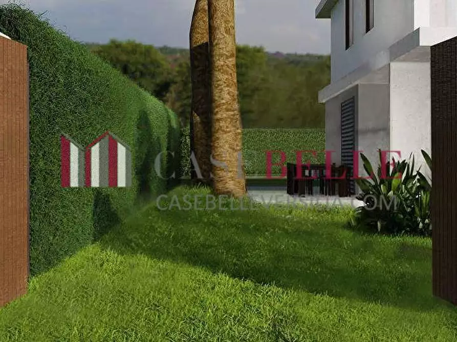 Immagine 6 di Villa in vendita  a Camaiore