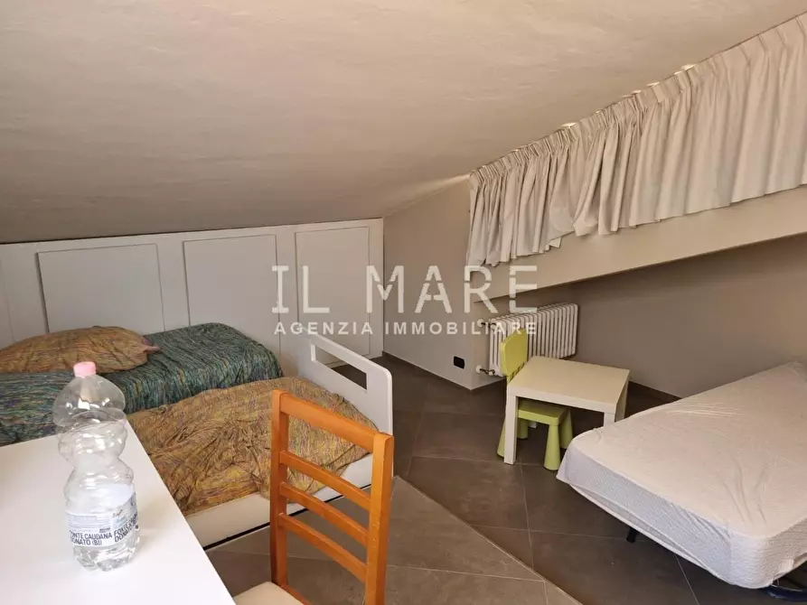 Immagine 18 di Villetta a schiera in vendita  a Massa