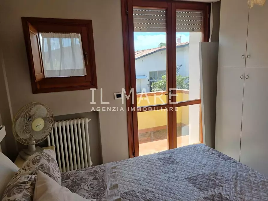 Immagine 12 di Villetta a schiera in vendita  a Massa