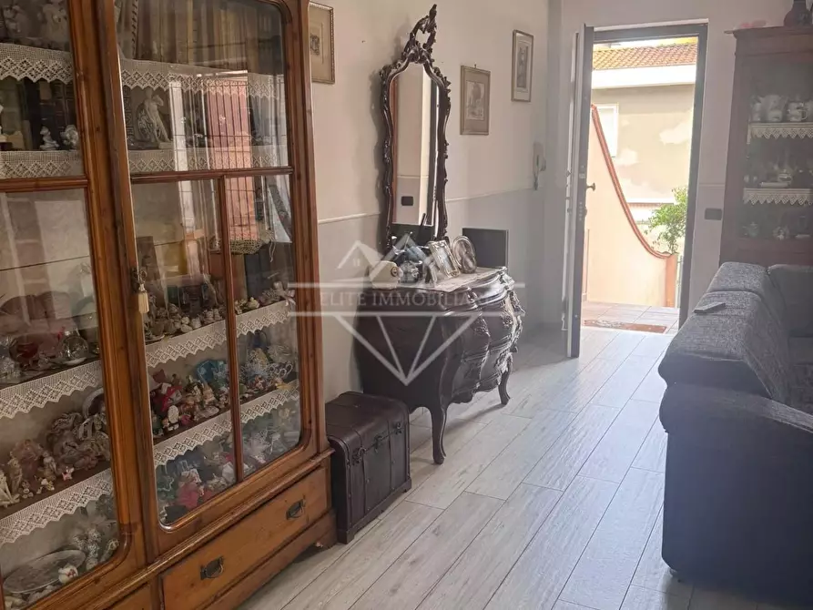 Immagine 2 di Villetta a schiera in vendita  a Carrara