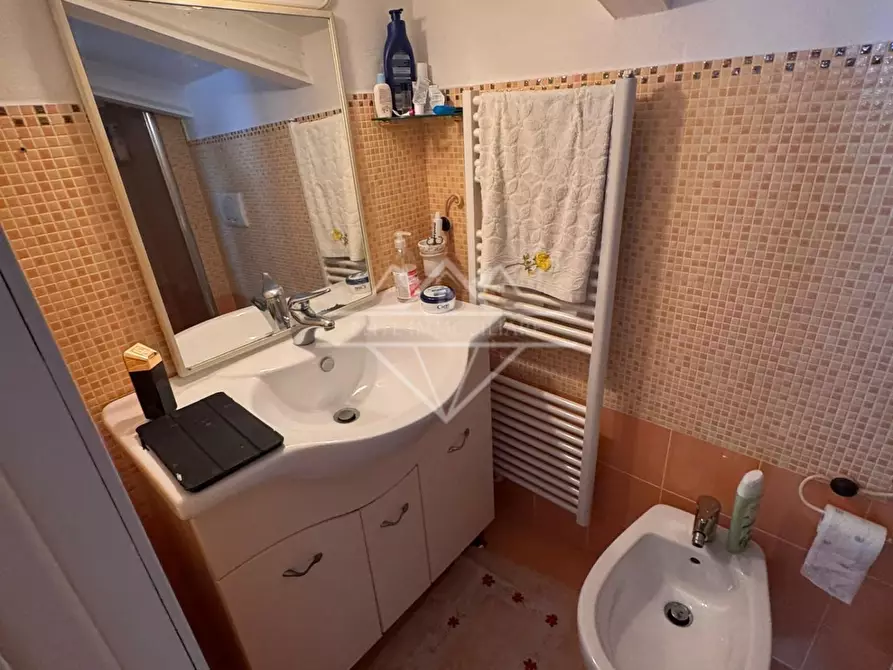 Immagine 26 di Villetta a schiera in vendita  a Carrara