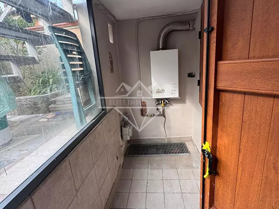 Immagine 38 di Villetta a schiera in vendita  a Carrara