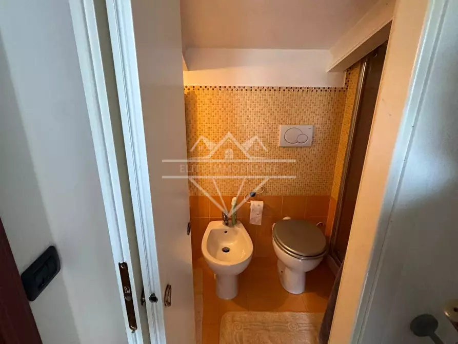 Immagine 27 di Villetta a schiera in vendita  a Carrara