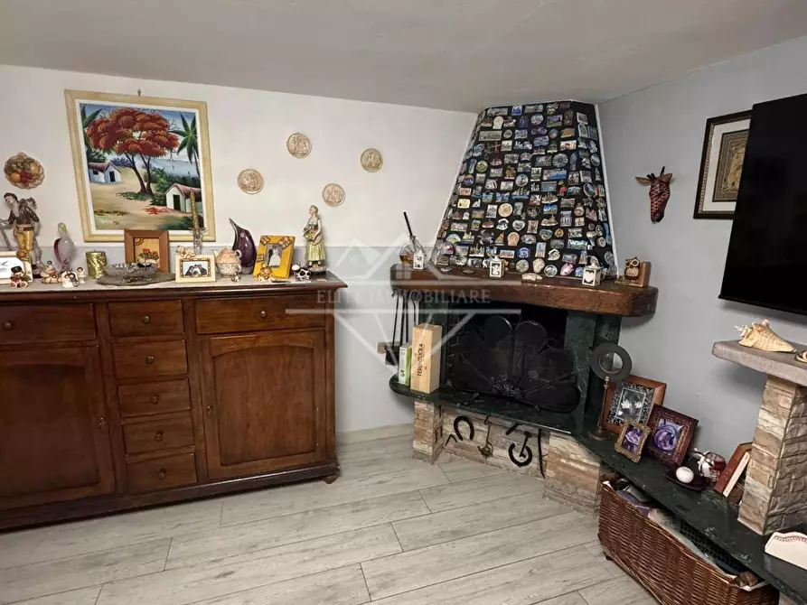 Immagine 29 di Villetta a schiera in vendita  a Carrara