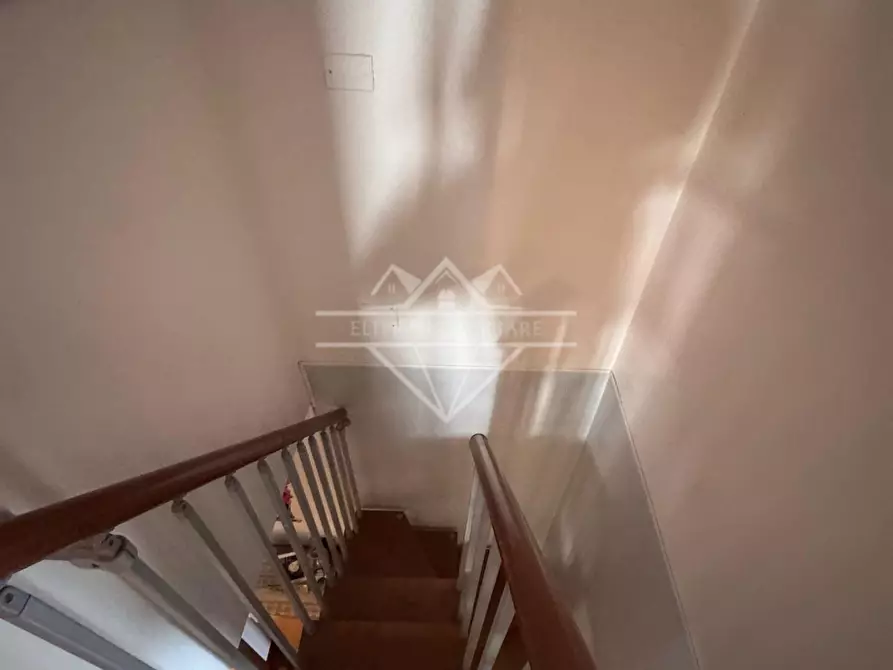 Immagine 28 di Villetta a schiera in vendita  a Carrara