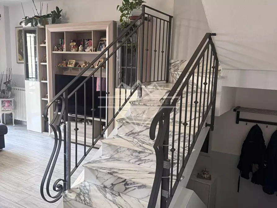 Immagine 9 di Villetta a schiera in vendita  a Carrara