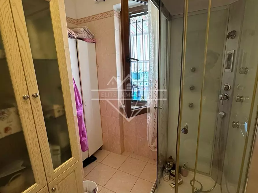 Immagine 19 di Villetta a schiera in vendita  a Carrara