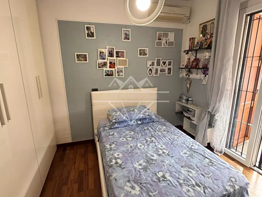 Immagine 15 di Villetta a schiera in vendita  a Carrara