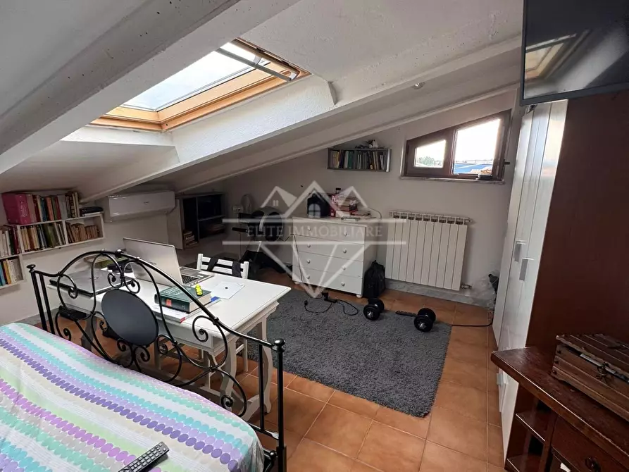 Immagine 22 di Villetta a schiera in vendita  a Carrara