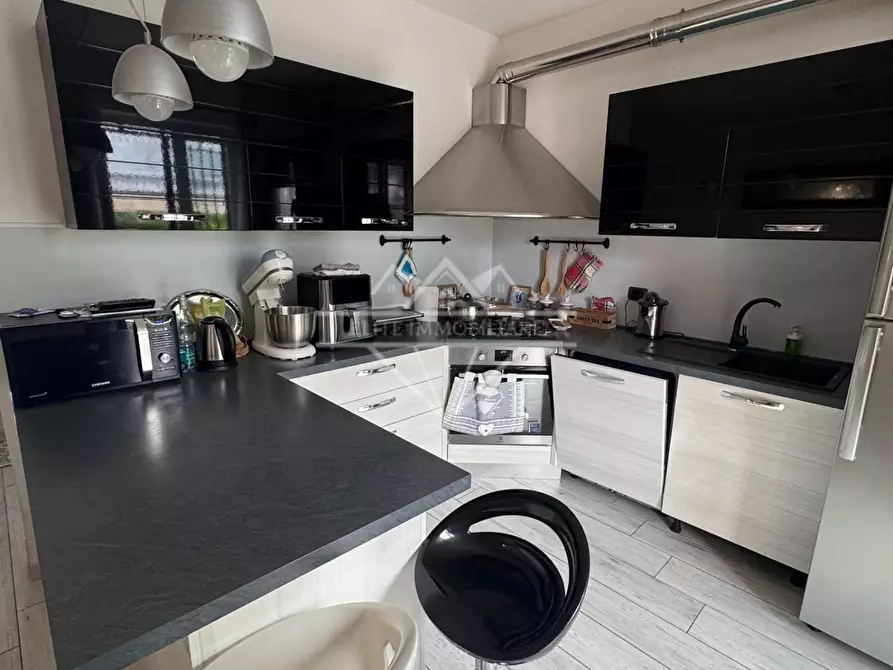 Immagine 5 di Villetta a schiera in vendita  a Carrara