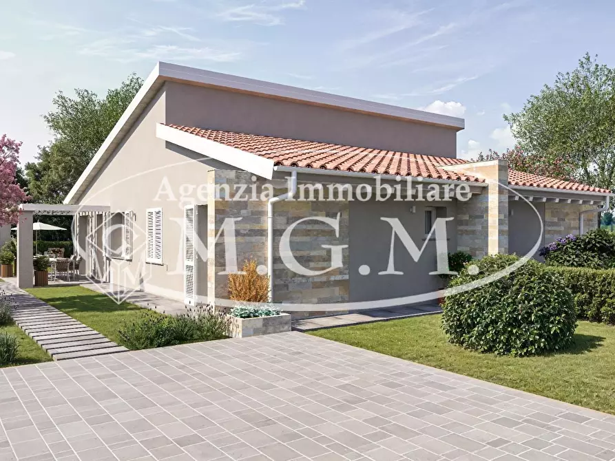 Immagine 12 di Villa in vendita  a Calcinaia