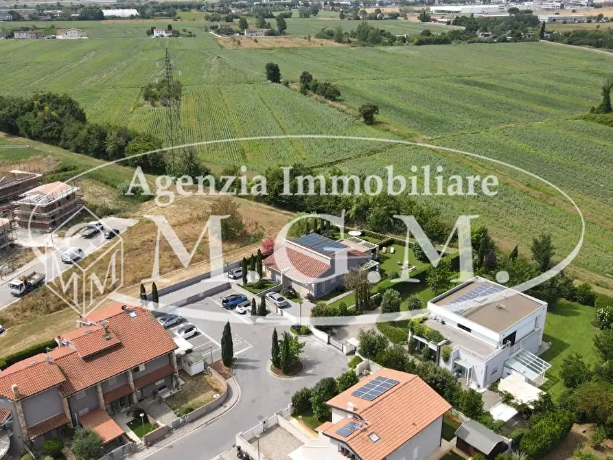 Immagine 17 di Villa in vendita  a Calcinaia