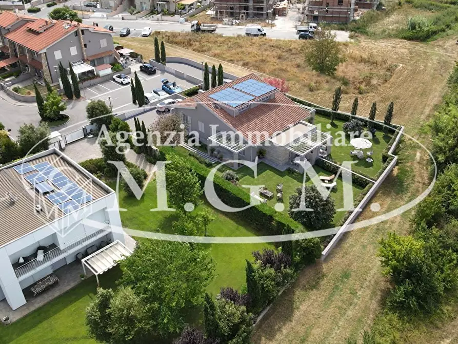 Immagine 18 di Villa in vendita  a Calcinaia