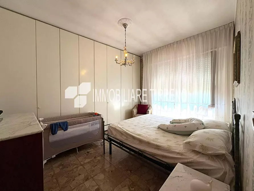 Immagine 11 di Appartamento in vendita  a Massa