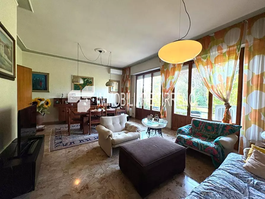 Immagine 2 di Appartamento in vendita  a Massa