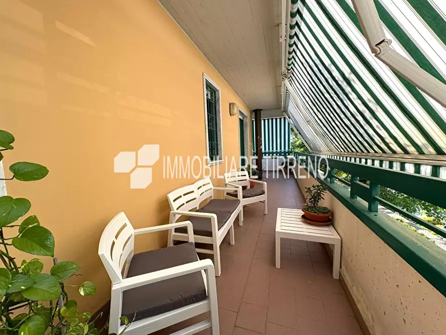 Immagine 2 di Appartamento in vendita  a Massa