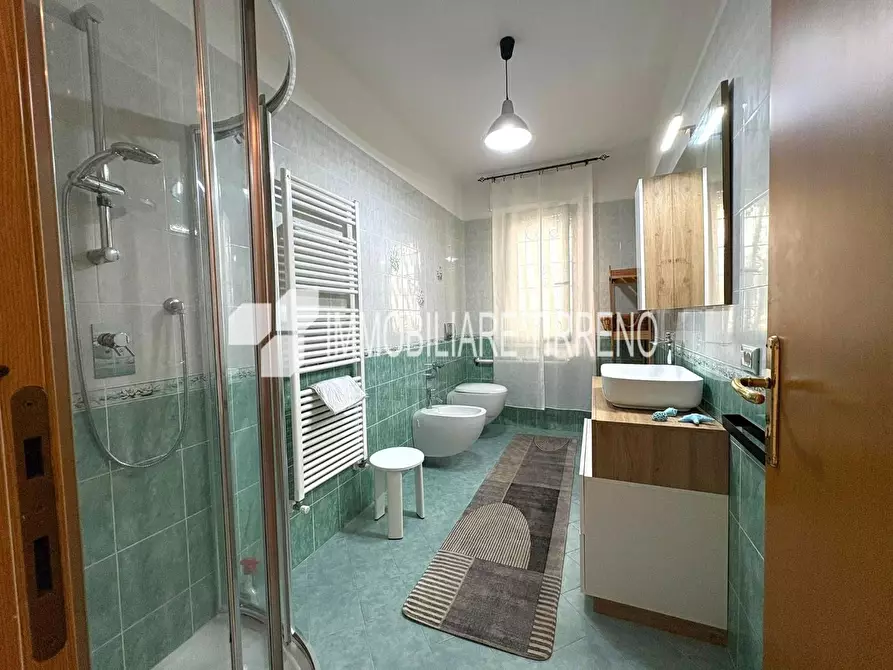 Immagine 11 di Appartamento in vendita  a Massa