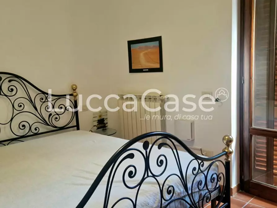 Immagine 7 di Appartamento in vendita  a Lucca