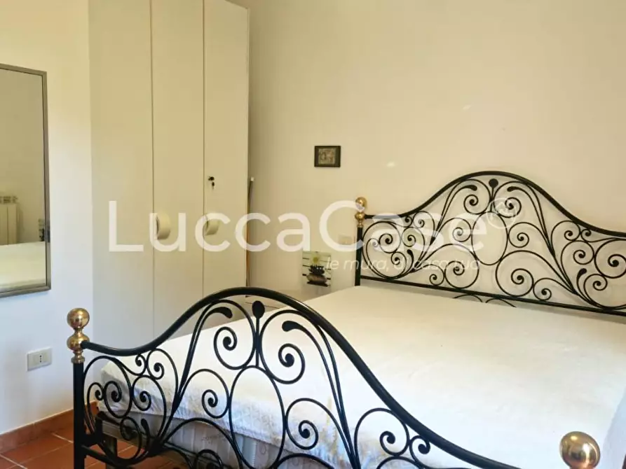 Immagine 8 di Appartamento in vendita  a Lucca