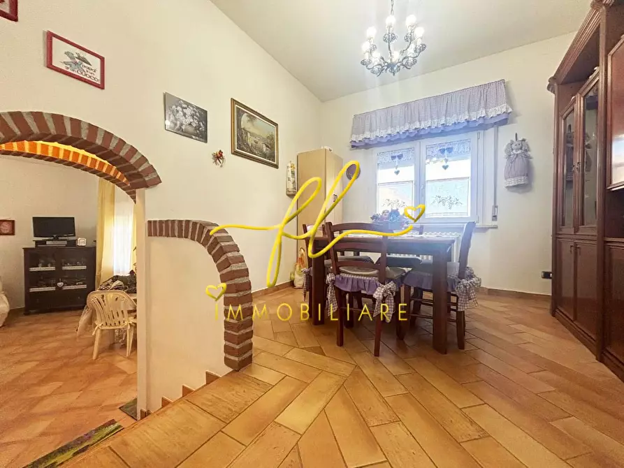 Immagine 7 di Villa in vendita  a Rosignano Marittimo