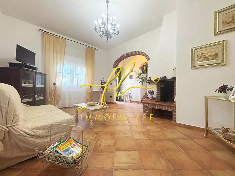 Immagine 3 di Villa in vendita  a Rosignano Marittimo