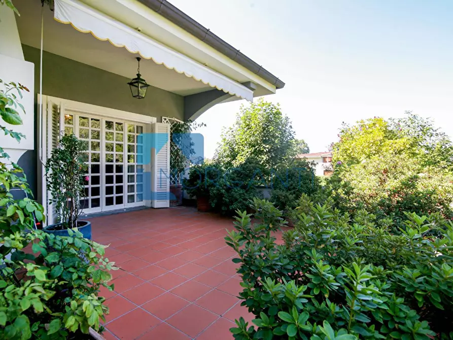 Immagine 13 di Villa in vendita  a Pietrasanta