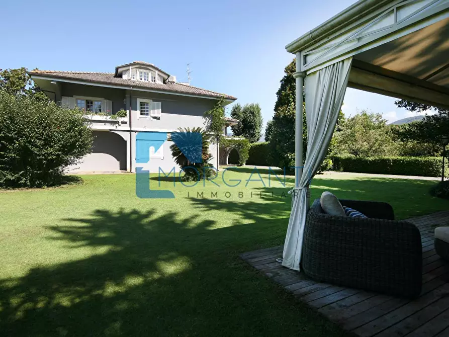 Immagine 5 di Villa in vendita  a Pietrasanta