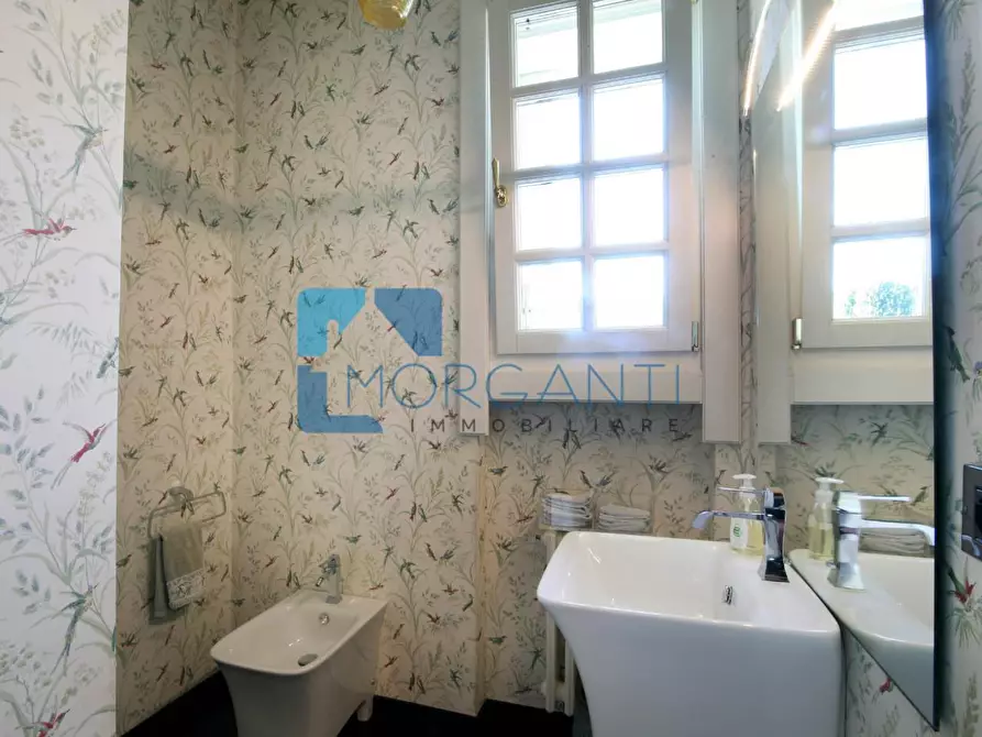 Immagine 27 di Villa in vendita  a Pietrasanta