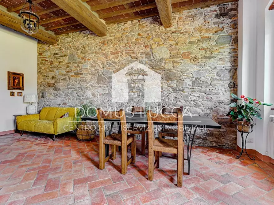 Immagine 26 di Casa colonica in vendita  a Capannori