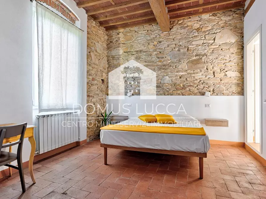 Immagine 35 di Casa colonica in vendita  a Capannori