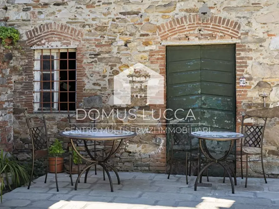 Immagine 6 di Casa colonica in vendita  a Capannori