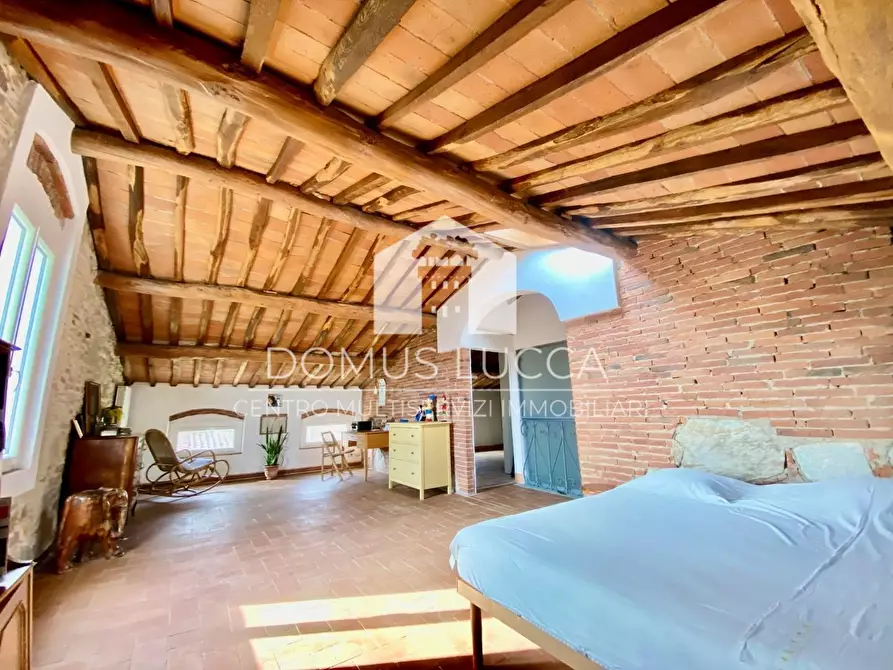 Immagine 18 di Casa colonica in vendita  a Capannori