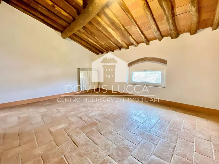 Immagine 20 di Casa colonica in vendita  a Capannori