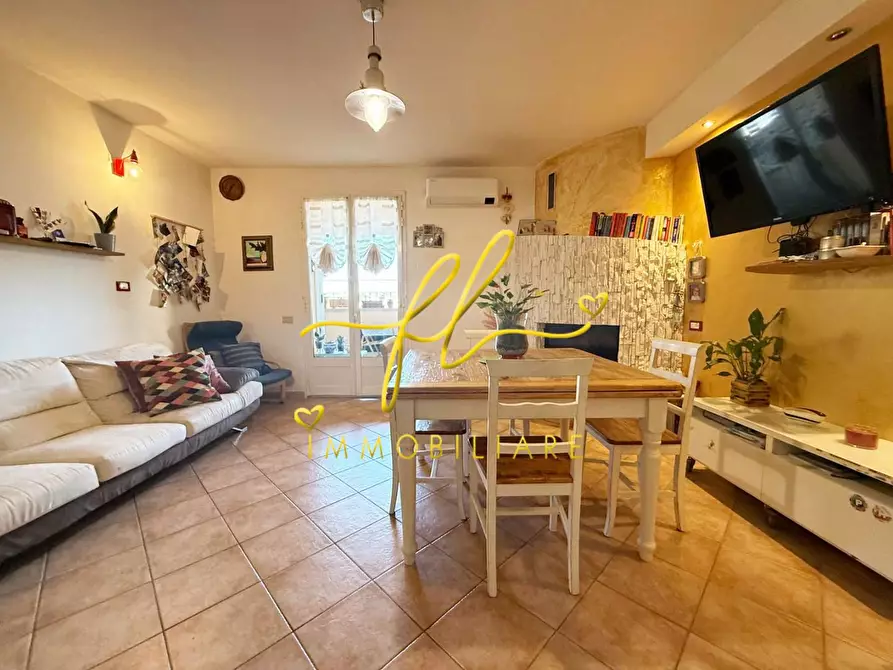 Immagine 4 di Appartamento in vendita  a Cecina