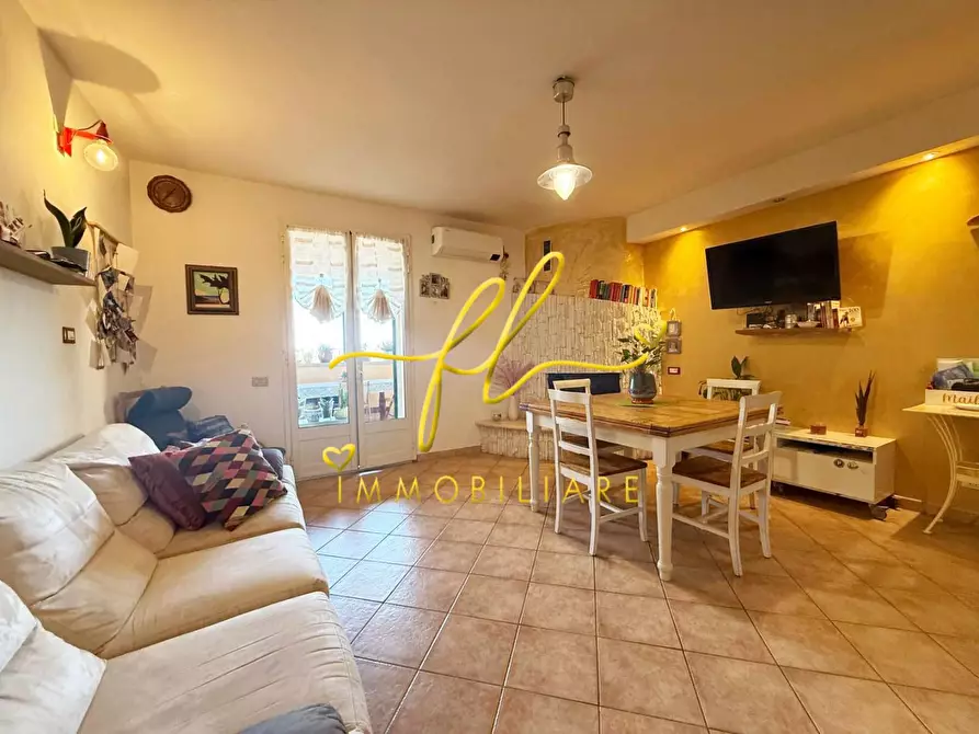 Immagine 1 di Appartamento in vendita  a Cecina