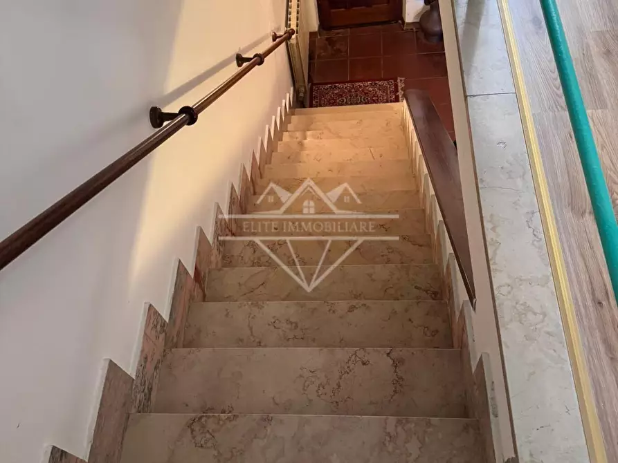 Immagine 13 di Villetta a schiera in vendita  a Carrara