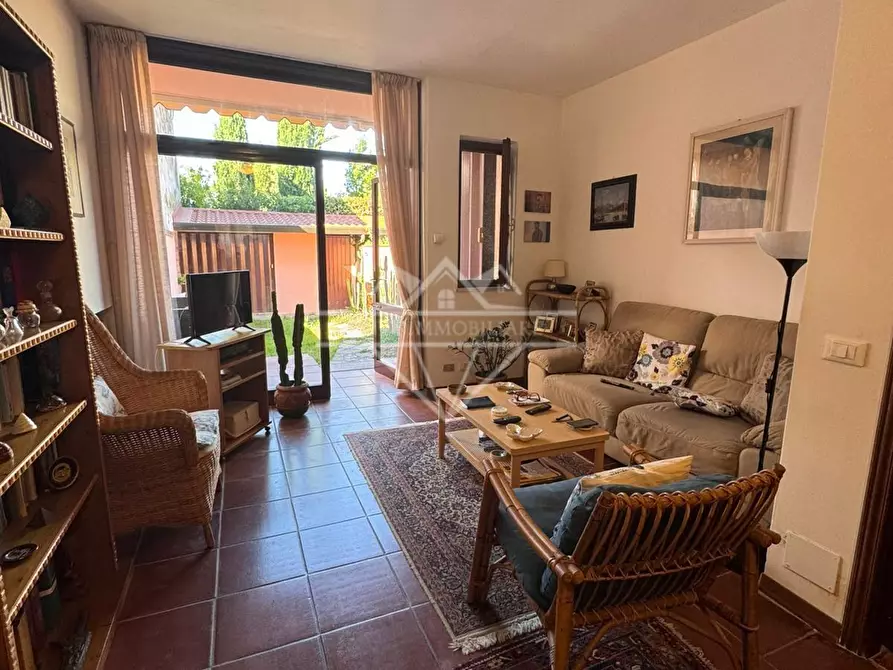 Immagine 12 di Villetta a schiera in vendita  a Carrara