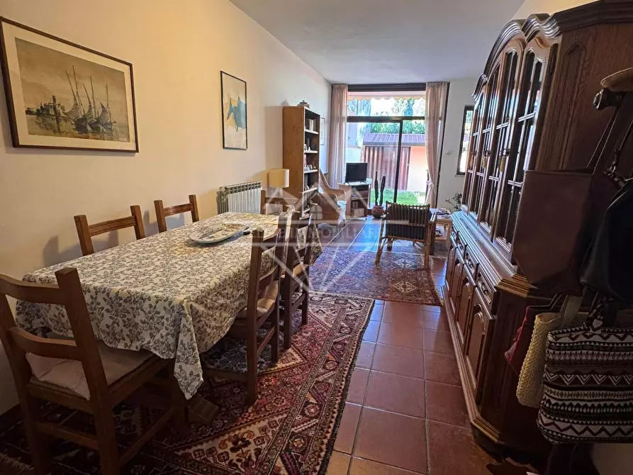 Immagine 2 di Villetta a schiera in vendita  a Carrara