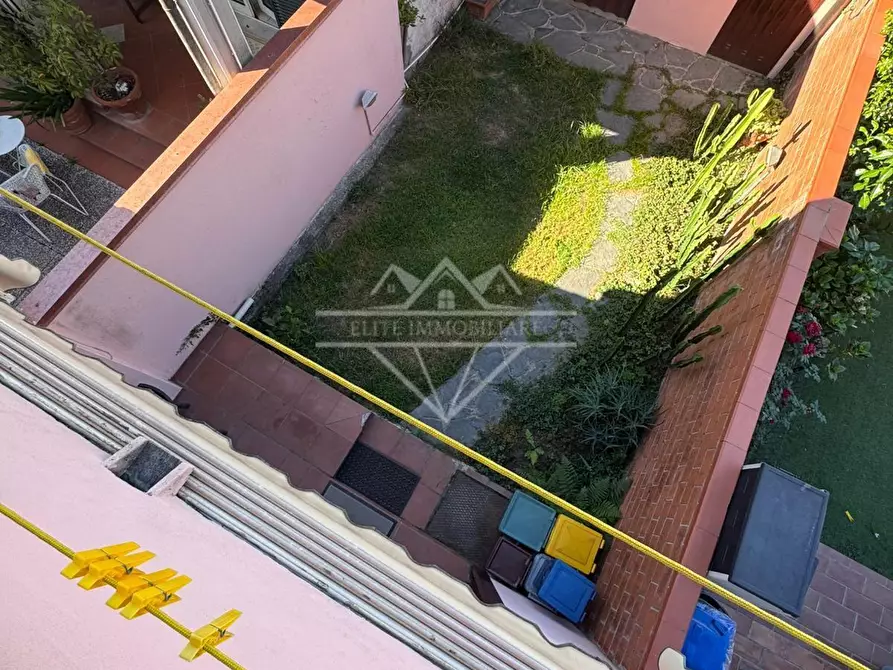 Immagine 28 di Villetta a schiera in vendita  a Carrara