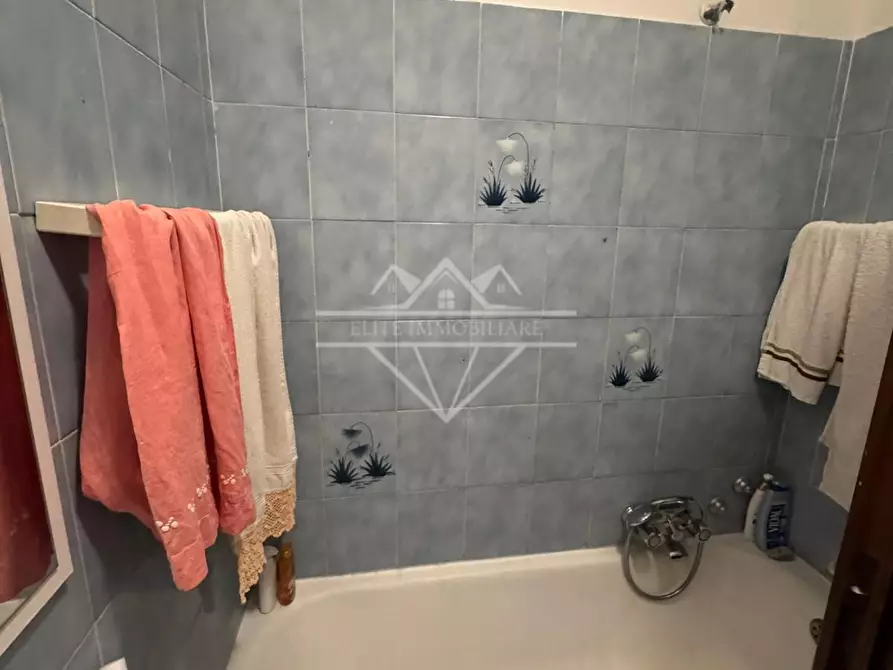 Immagine 25 di Villetta a schiera in vendita  a Carrara